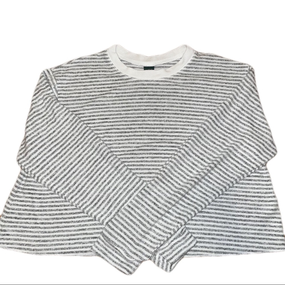 Wild fable gray/white striped comfy top